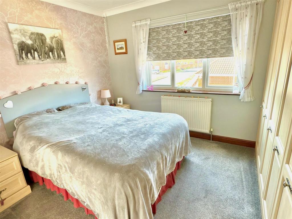 MASTER BEDROOM.jpg