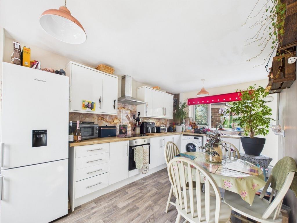 Kitchen/Dining Area