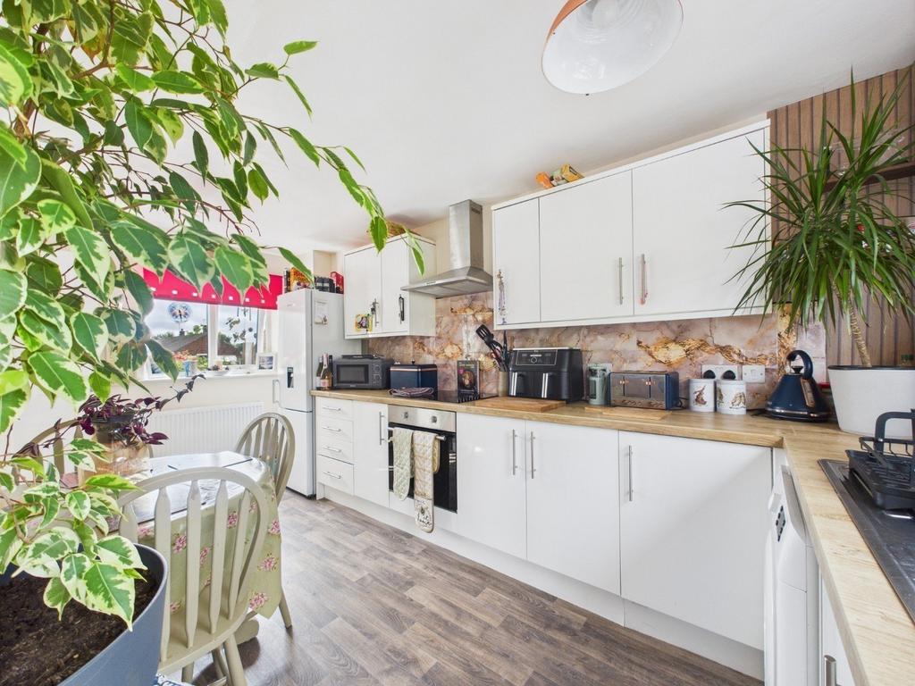 Kitchen/Dining Area