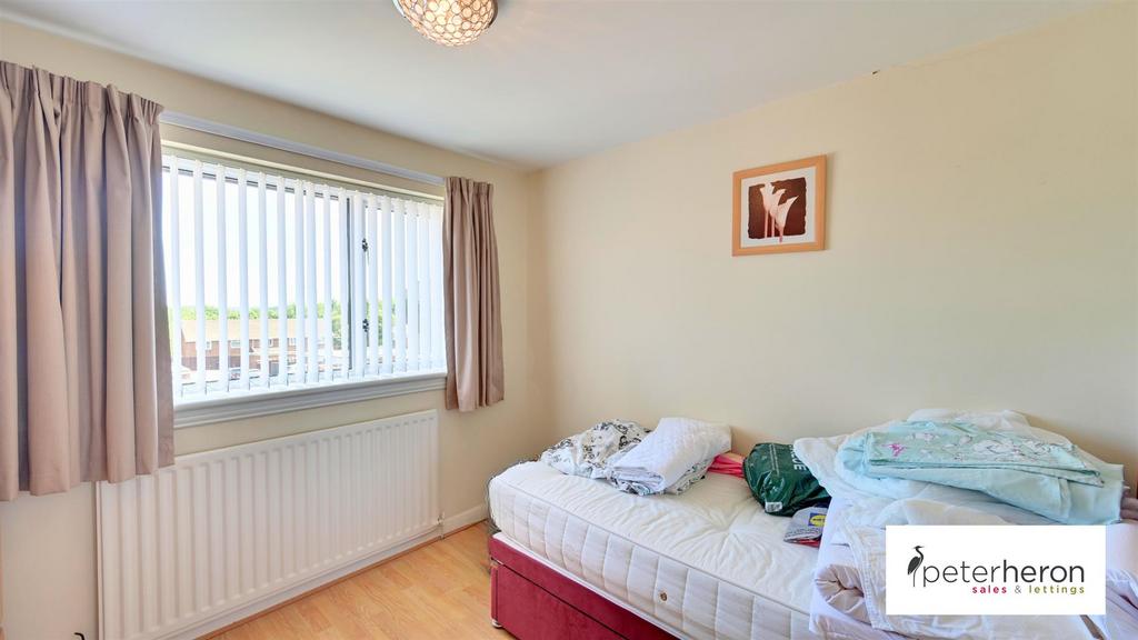 Bedroom 2 (rear)