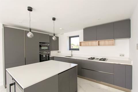 undefined, Grand Parade, Leigh-on-Sea, Essex, SS9