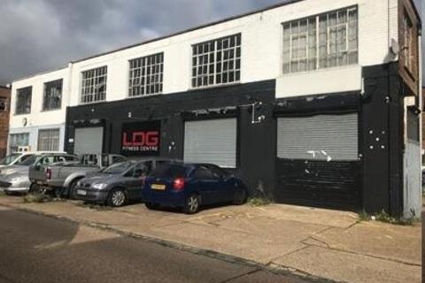 Warehouse to rent, 13 Bridge Clos Romford RM7 0AU