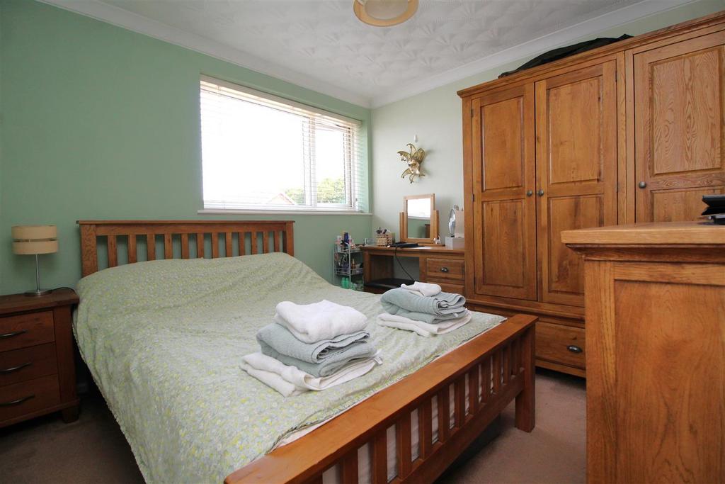 Bedroom 1 .JPG