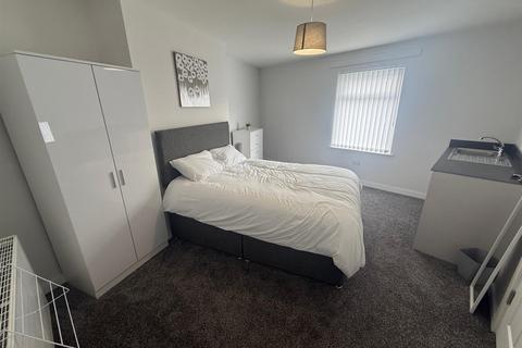 1 bedroom in a house share to rent - Seaview Road, Wallasey