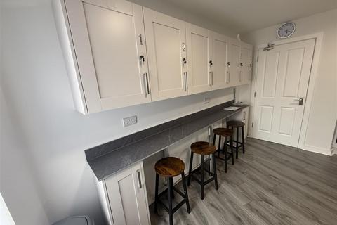 1 bedroom in a house share to rent, Seaview Road, Wallasey, CH45