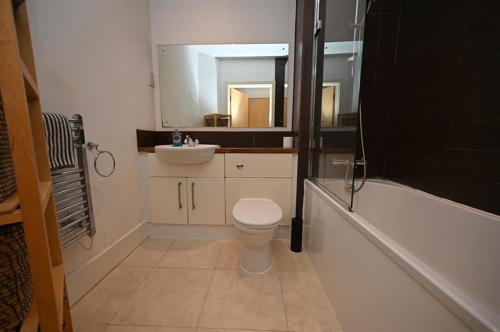 Bathroom.JPG