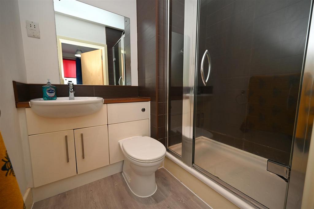 Ensuite.JPG