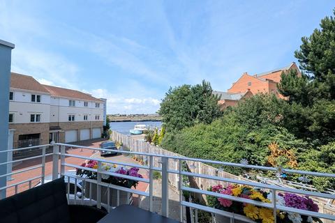 2 bedroom apartment for sale, Long Row, South Shields, NE33