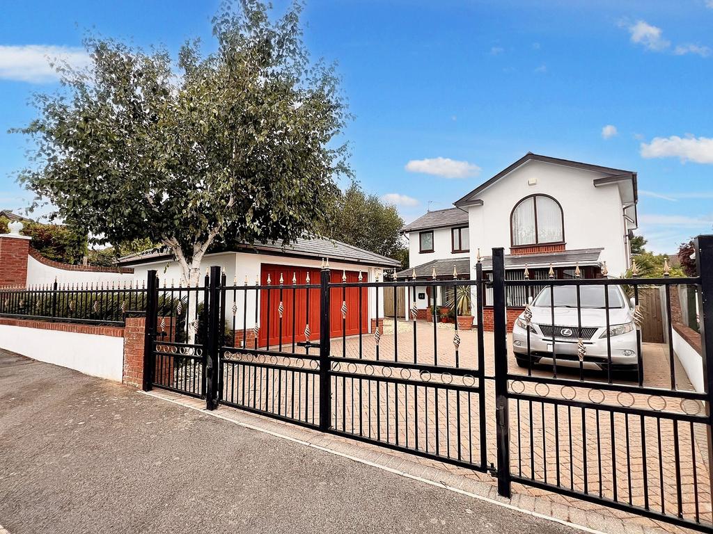 Lower Farm Court, Rhoose, CF62 4 bed detached house - £550,000