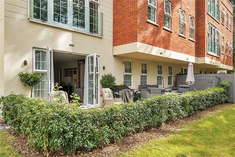 2 bedroom apartment for sale, Jubilee Gardens, Oatlands Drive, Weybridge, KT13
