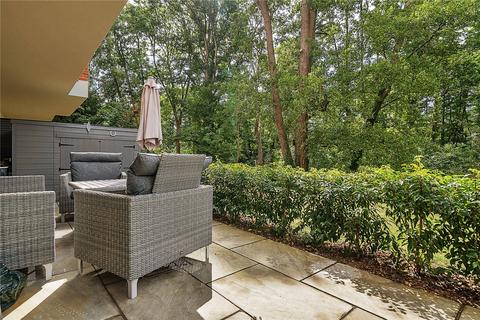2 bedroom apartment for sale, Jubilee Gardens, Oatlands Drive, Weybridge, KT13