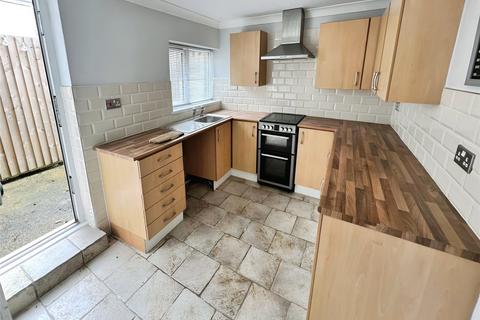 2 bedroom terraced house to rent, St. Edward Street, Newport, NP20