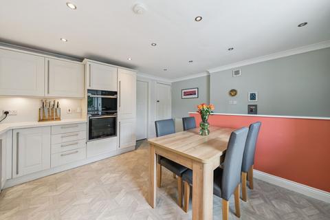 2 bedroom terraced house for sale, The Oval, Clarkston, G76