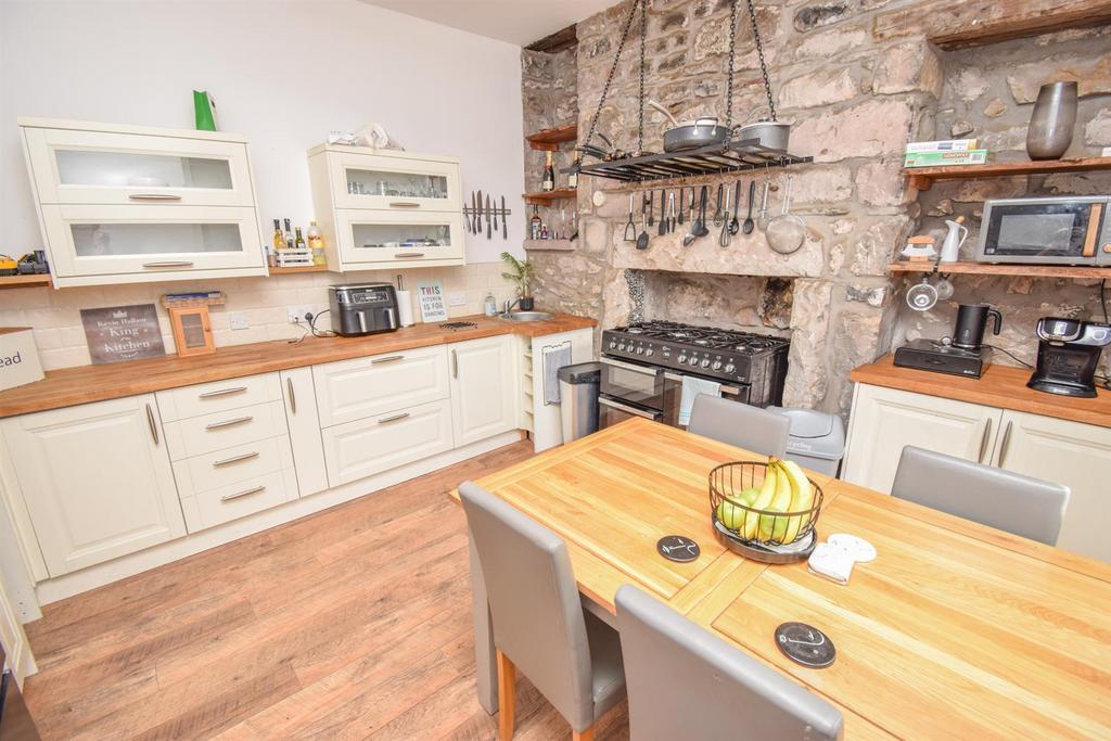 Kitchen diner