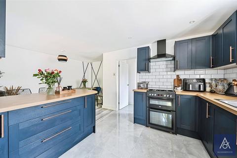 4 Bridgewater Road, Brackley, NN13 6BZ