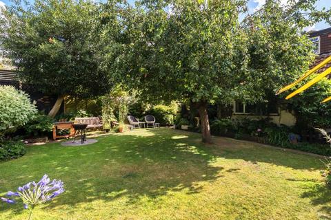 undefined, Egham,  Surrey,  TW20