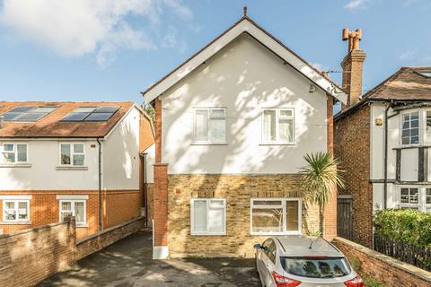 undefined, Broad Lane, Hampton TW12