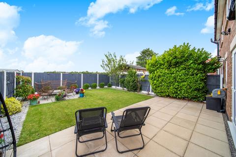 72 Lordsgate Lane, Burscough, Ormskirk, L40 7ST