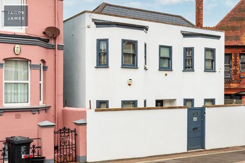 3 bedroom detached house for sale, Queens Park Road, Brighton, BN2