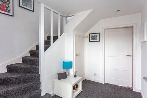 3/4 Silverknowes Road, Edinburgh, EH4 5NX
