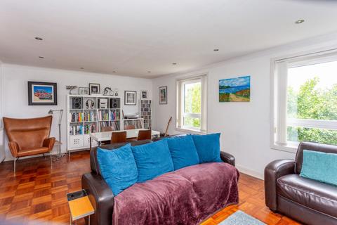 3/4 Silverknowes Road, Edinburgh, EH4 5NX