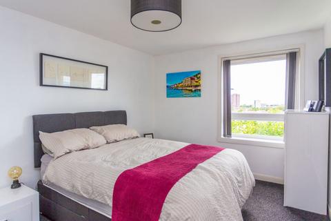 3/4 Silverknowes Road, Edinburgh, EH4 5NX