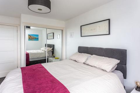 3/4 Silverknowes Road, Edinburgh, EH4 5NX