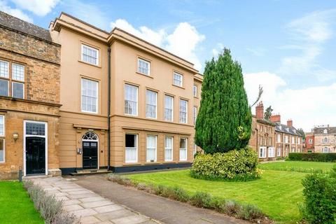 2 bedroom apartment to rent, 51 South Bar Street, Banbury OX16