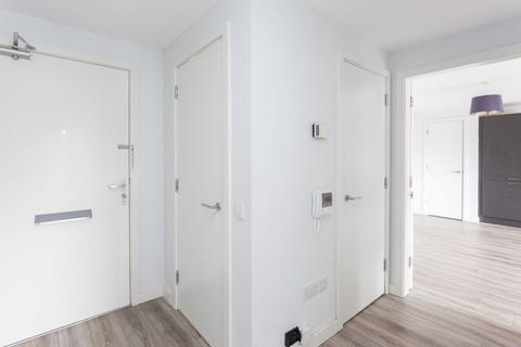 Flat 13, 19 Salamander Place, Edinburgh, EH6 7JJ