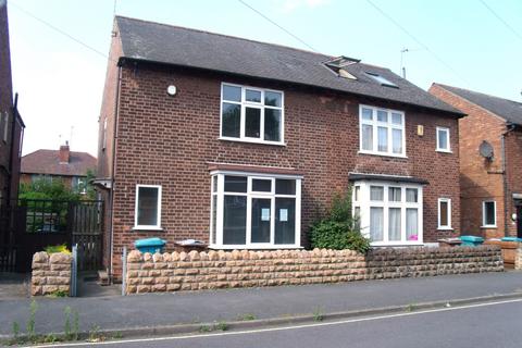 1 bedroom in a house share to rent, Ednaston Road, Dunkirk, Nottingham NG7