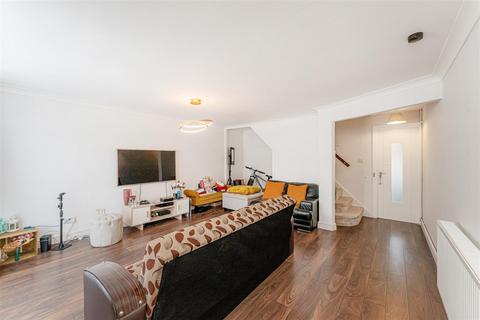 20 Acorn Close, Enfield, EN2 8LX