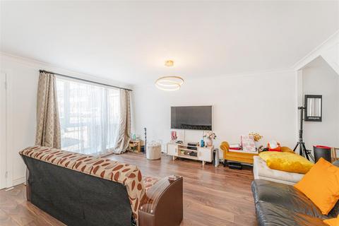 20 Acorn Close, Enfield, EN2 8LX