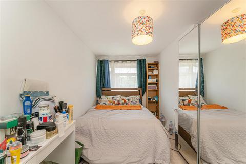 20 Acorn Close, Enfield, EN2 8LX