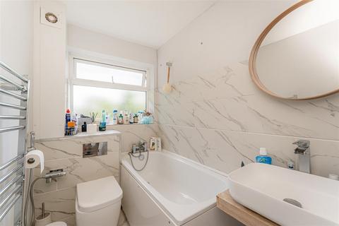 20 Acorn Close, Enfield, EN2 8LX