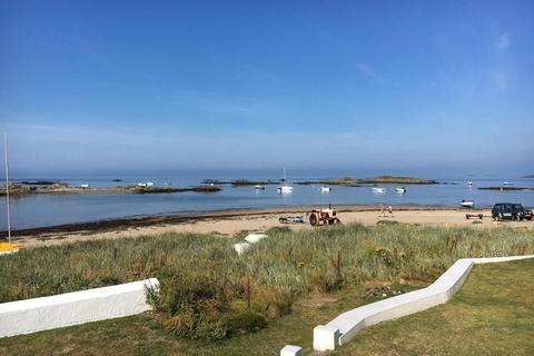 4 bedroom detached bungalow for sale, High Street, Rhosneigr, Anglesey, LL64