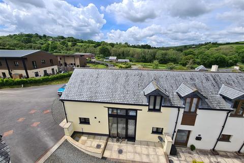 undefined, Chillaton, Lifton