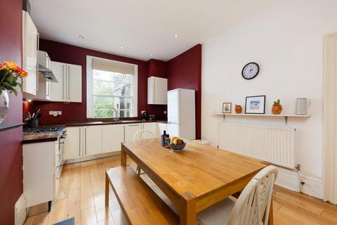 3 bedroom flat for sale, Peckham Road, London, SE5