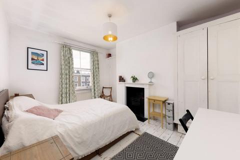3 bedroom flat for sale, Peckham Road, London, SE5