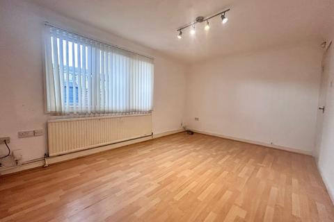 3 bedroom terraced house to rent, Tirrington, PETERBOROUGH PE3