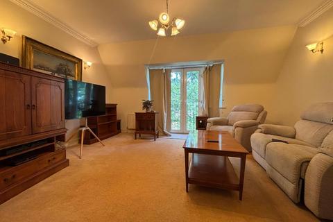 3 bedroom apartment for sale, Turnberry Close, Hendon, NW4