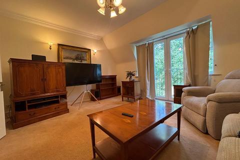3 bedroom apartment for sale, Turnberry Close, Hendon, NW4