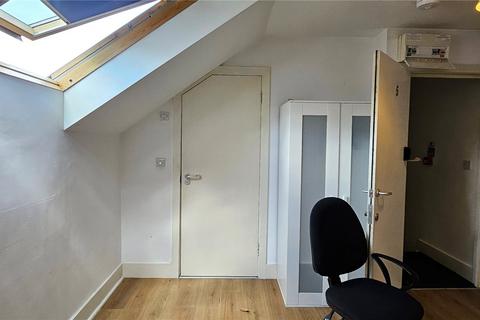 Studio to rent, Clayponds Lane, Brentford, TW8