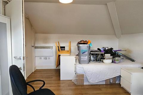 Studio to rent, Clayponds Lane, Brentford, TW8