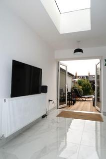 3 bedroom terraced house for sale, Salop Street, Penarth CF64