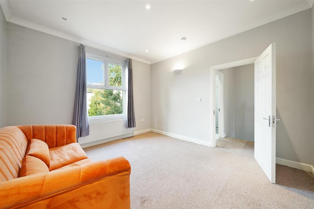 77 Woodville Road - 8z CHRm0mnc UKkx Qplpng.jpg