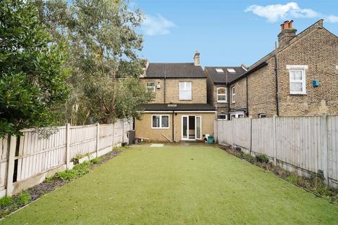 3 bedroom semi-detached house for sale, Woodville Road, London CR7