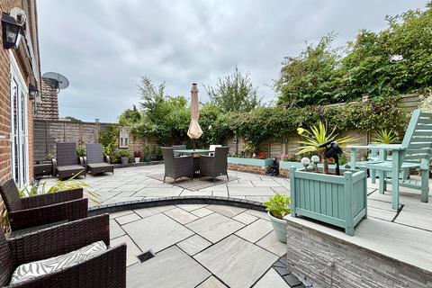 15 Chartres, Bexhill-on-sea, TN40 2NG