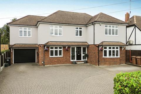 84 Roxwell Road, Chelmsford, CM1 2NE