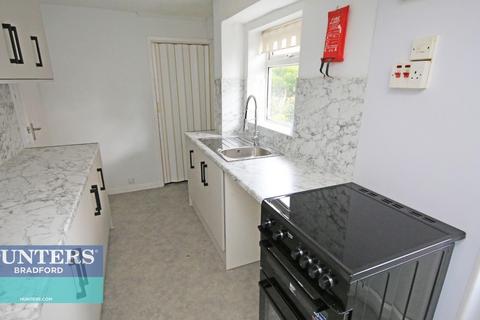 3 bedroom semi-detached house to rent, Delverne Grove, Bradford, West Yorkshire, BD2