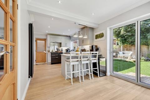 4 bedroom detached house for sale, Pertwee Drive, Great Baddow, Chelmsford